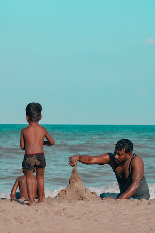 Immagine gratuita di bagnasciuga, bambini, capelli neri