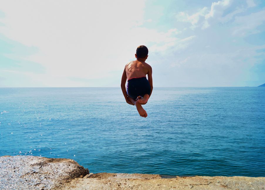 Bali's Best Cliff Jumping Spots: My Personal Recommendations Bali's Best Cliff Jumping Spots: My Personal Recommendations