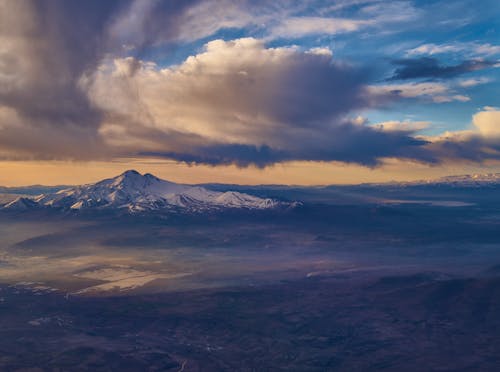 Vista Panorâmica Da Montanha Durante O Amanhecer