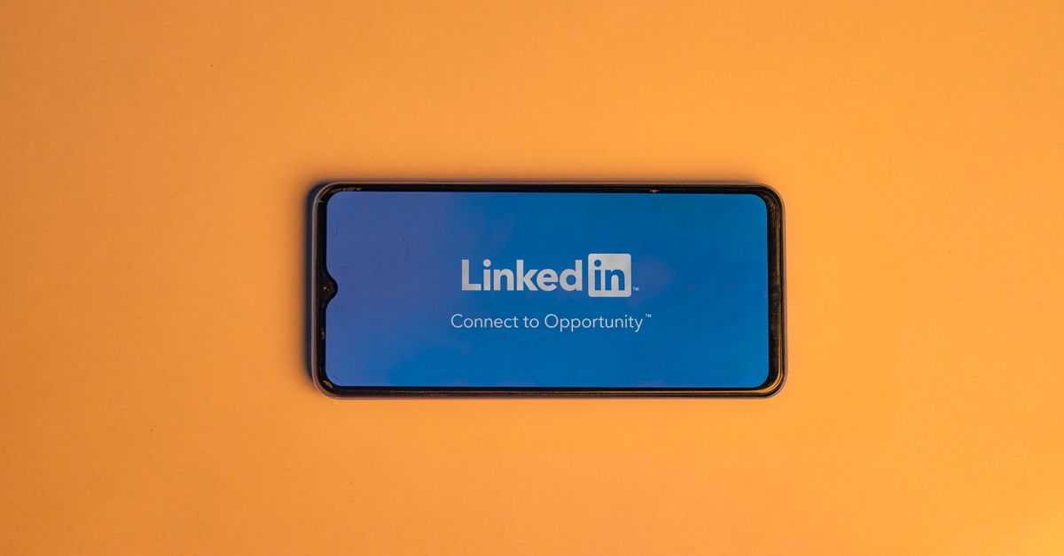 Воронка продаж из соцсетей на сайт: как вести трафик и не терять клиентов