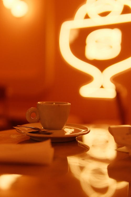 光, 咖啡店, 垂直拍攝 的 免費圖庫相片