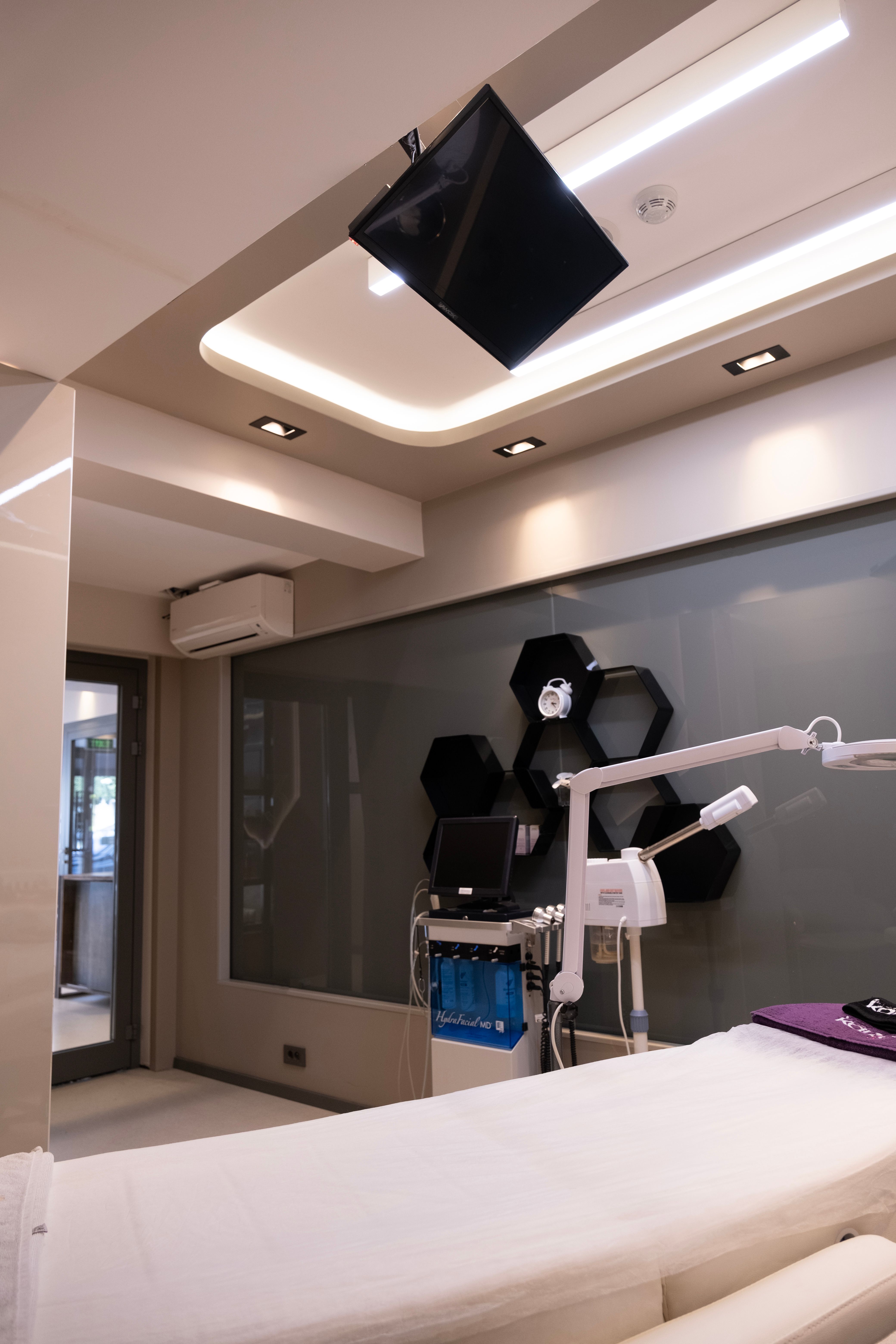 Modern Operating Room · Free Stock Photo