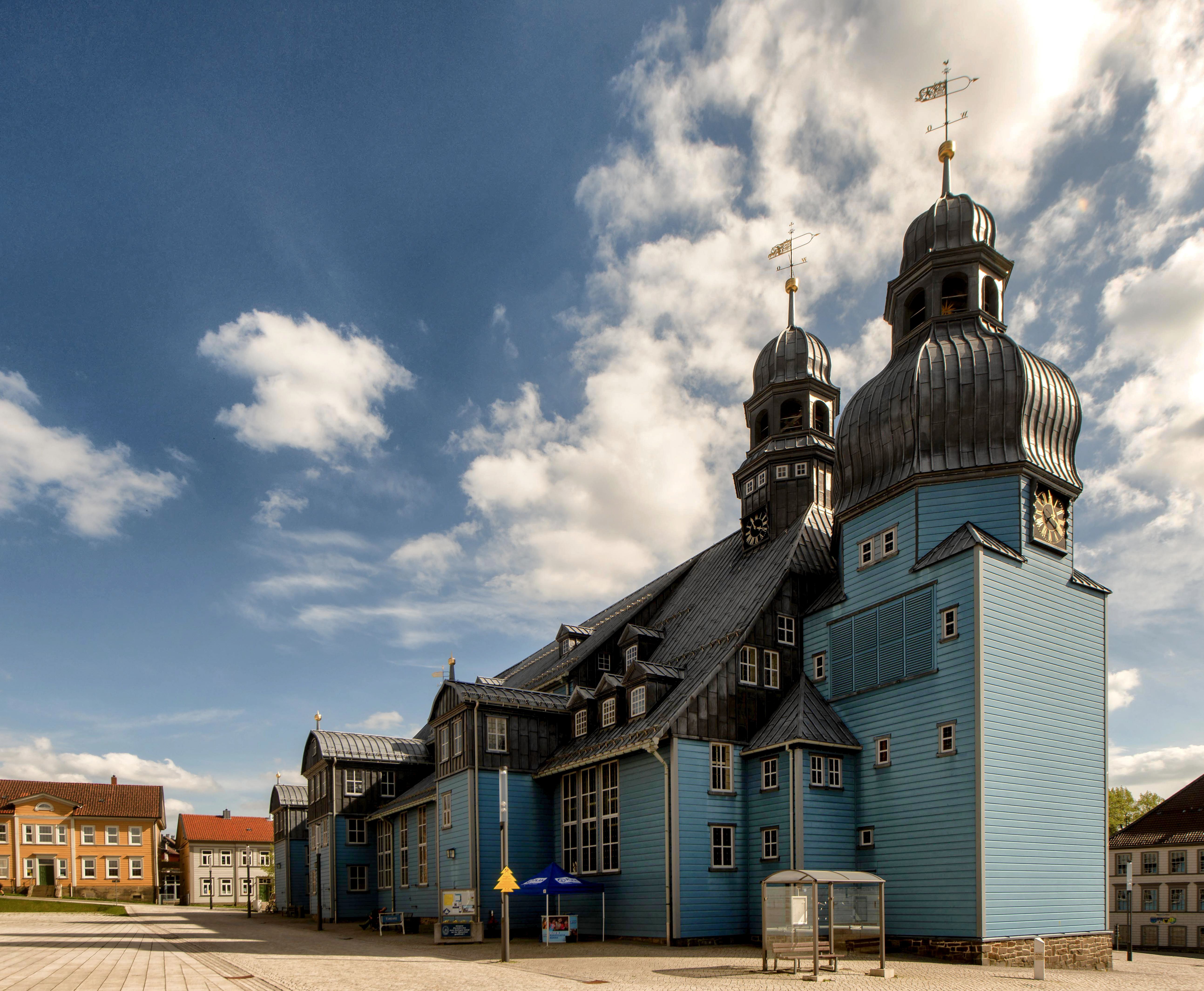 Kostenloses Foto zum Thema: alte kirche, architektur, bewölkter himmel ...