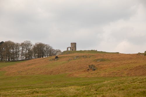 Kostnadsfri bild av gamla ruin, gräs, kulle