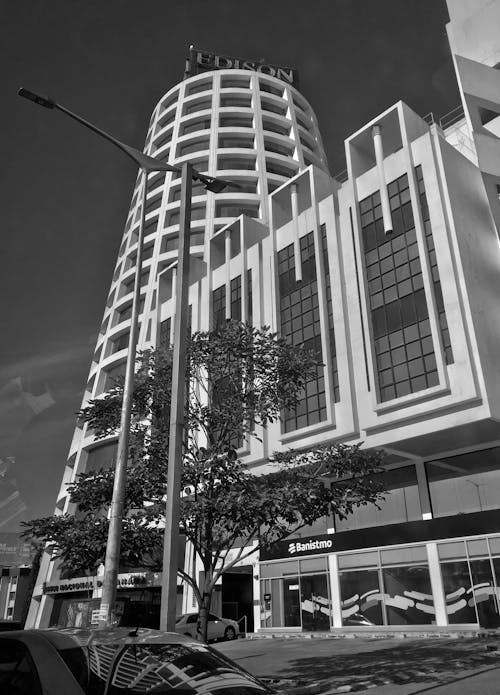 Black and White Photo of a Modern SKyscraper 