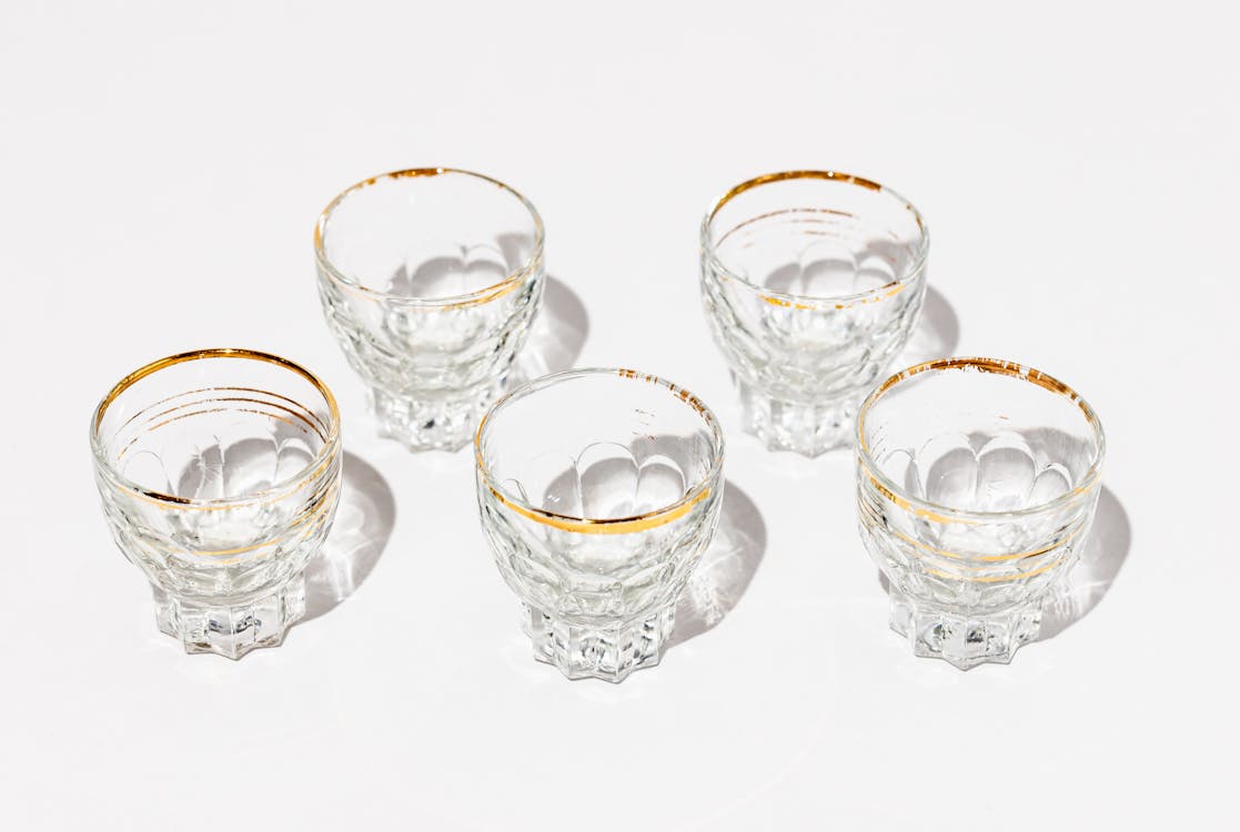 Small shot glasses for alcoholic beverages