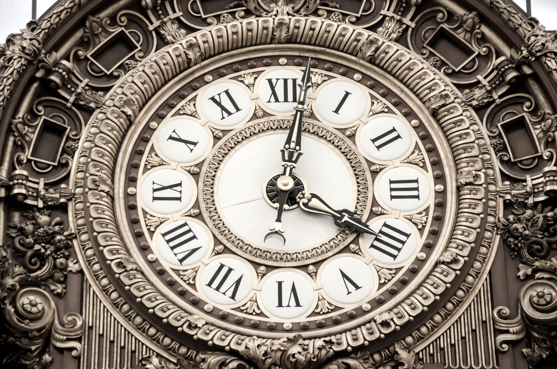 How to Read Analogue Clock: A Step-by-Step Guide
