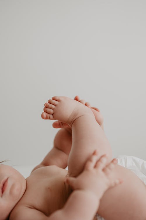 Kostnadsfri bild av bebis, ben, händer
