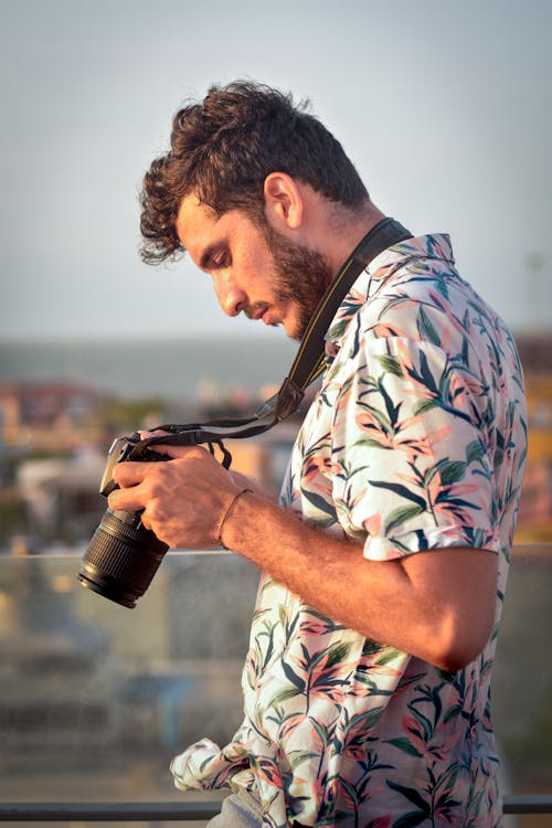 Fotobanka s bezplatnými fotkami na tému držať, fotoaparát, fotograf