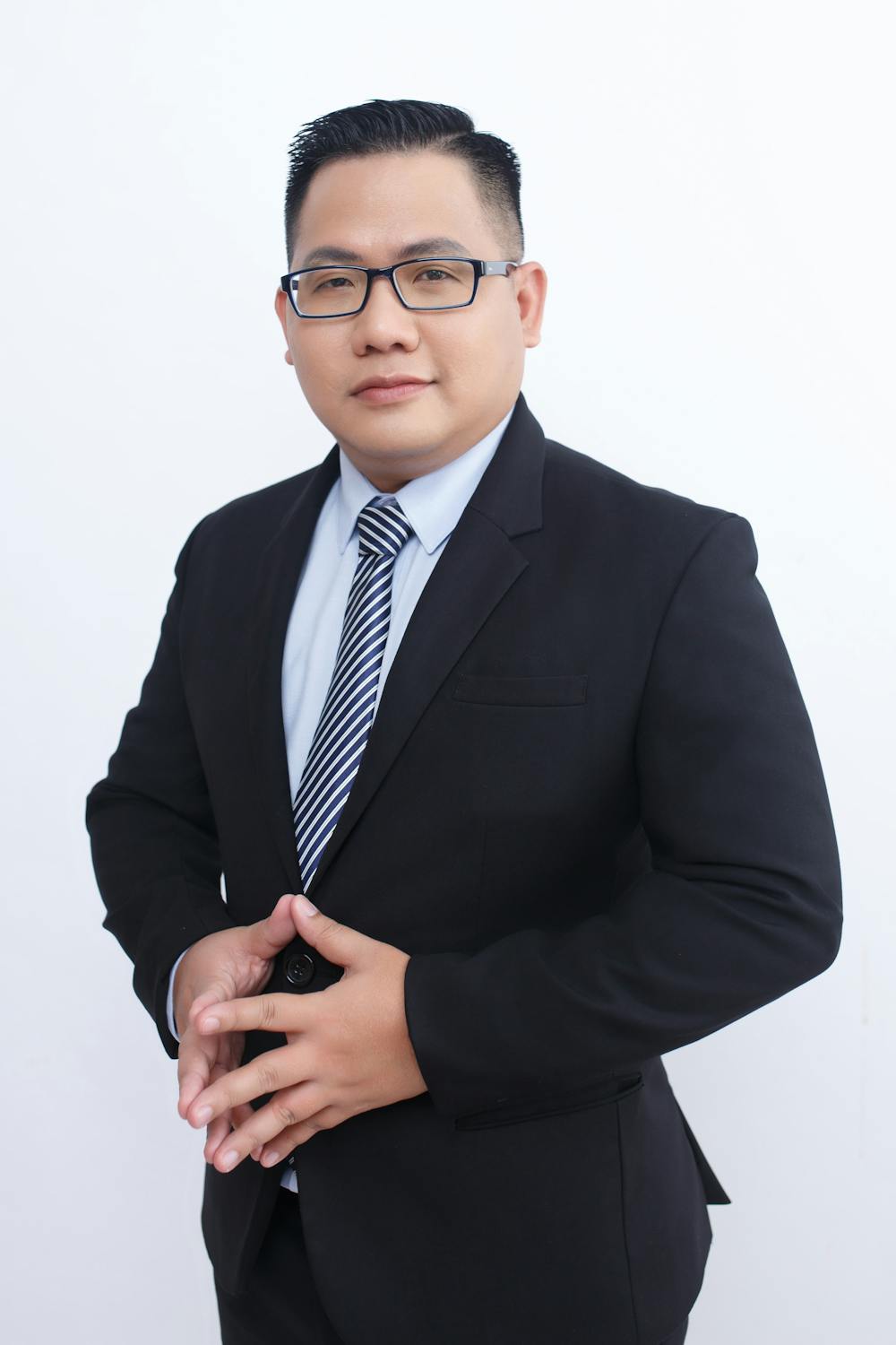 Style For Headshot with Glasses