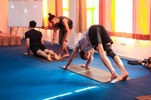 Foto profissional grátis de 300 horas de treinamento para professores de ioga