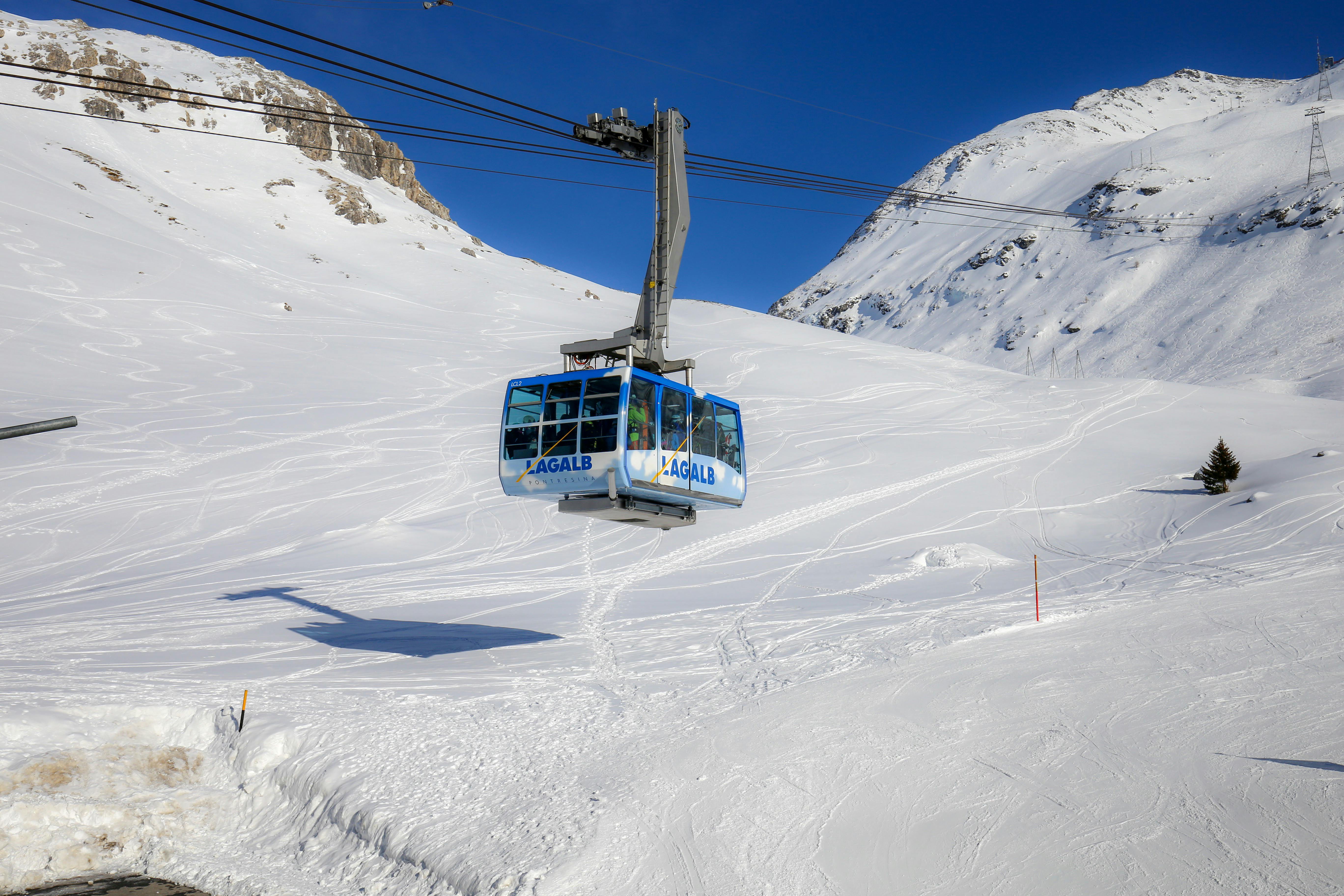 White Ski Lift · Free Stock Photo