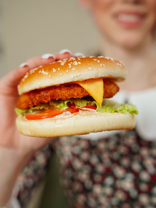 ambar, burger, dikey atış içeren Ücretsiz stok fotoğraf