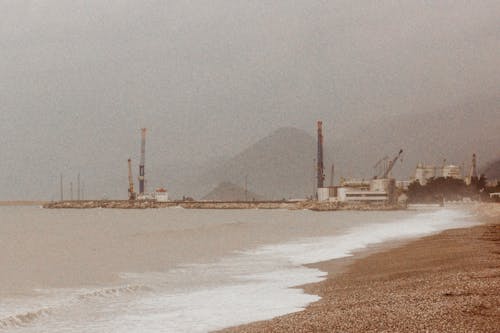 Бесплатное стоковое фото с аналоговая фотография, берег, волны