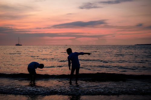 Pointing - Sunset