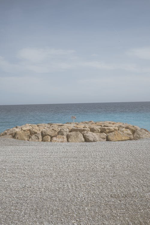Základová fotografie zdarma na téma horizont, kameny, pláž