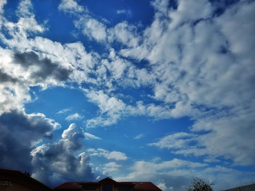Darmowe zdjęcie z galerii z chmury, dach, na dworze