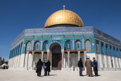 Free Iconic Dome of the Rock with golden dome in Jerusalem, showcasing Islamic architecture under a clear blue sky. Stock Photo