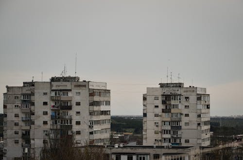 Fotobanka s bezplatnými fotkami na tému bytovky, mesta, mesto