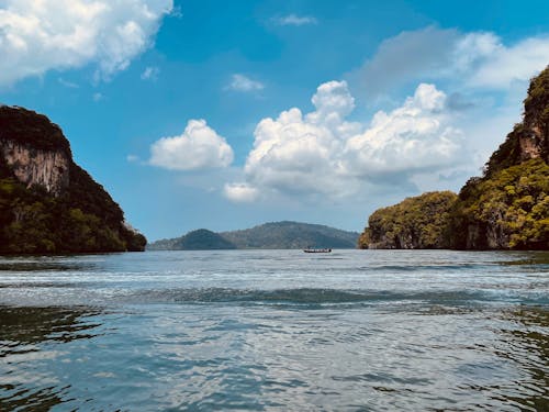 A Cove between Rocky Hills 