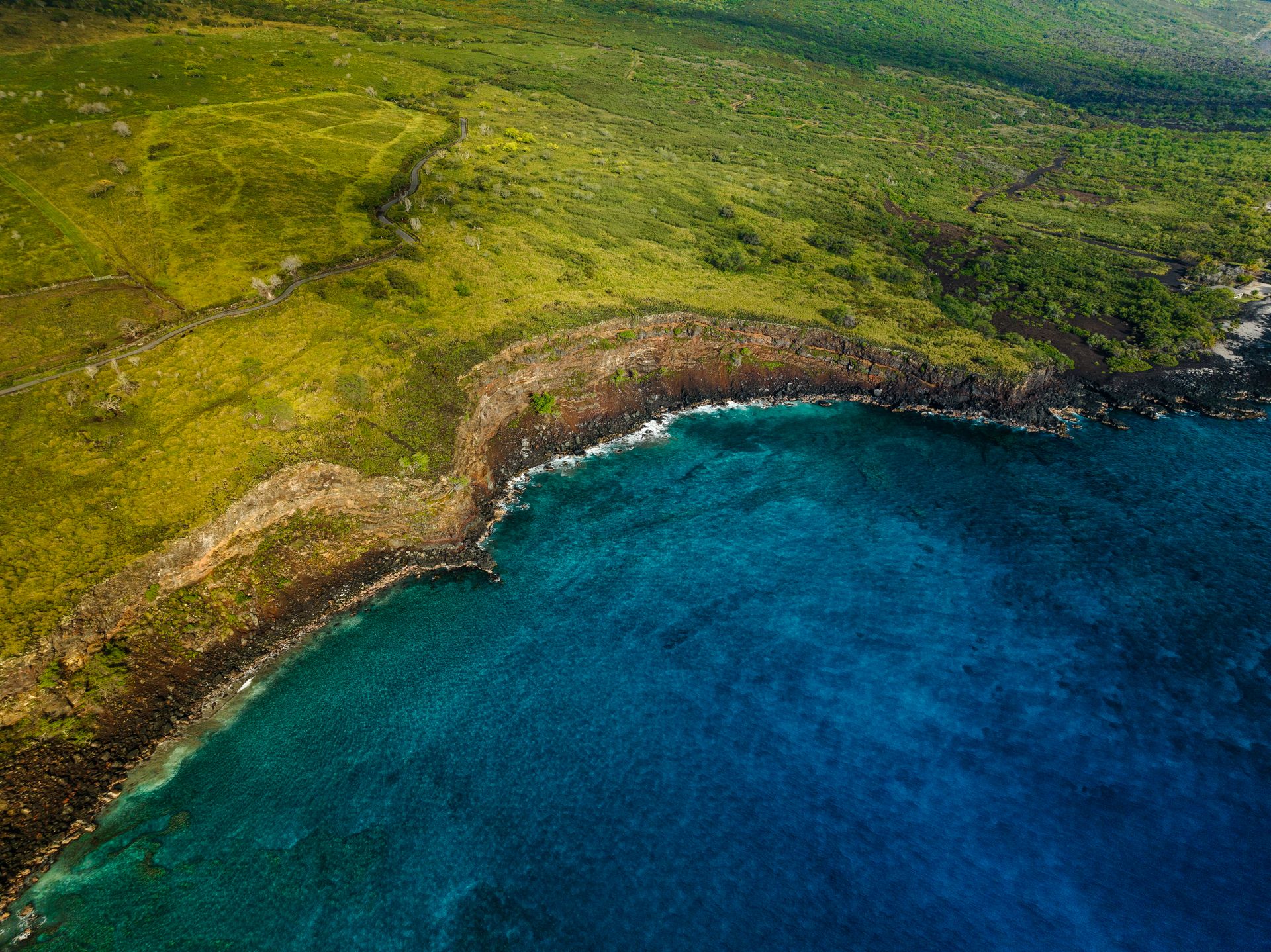 Hawaii Büyük Adası kıyı şeridi ve okyanus manzarası