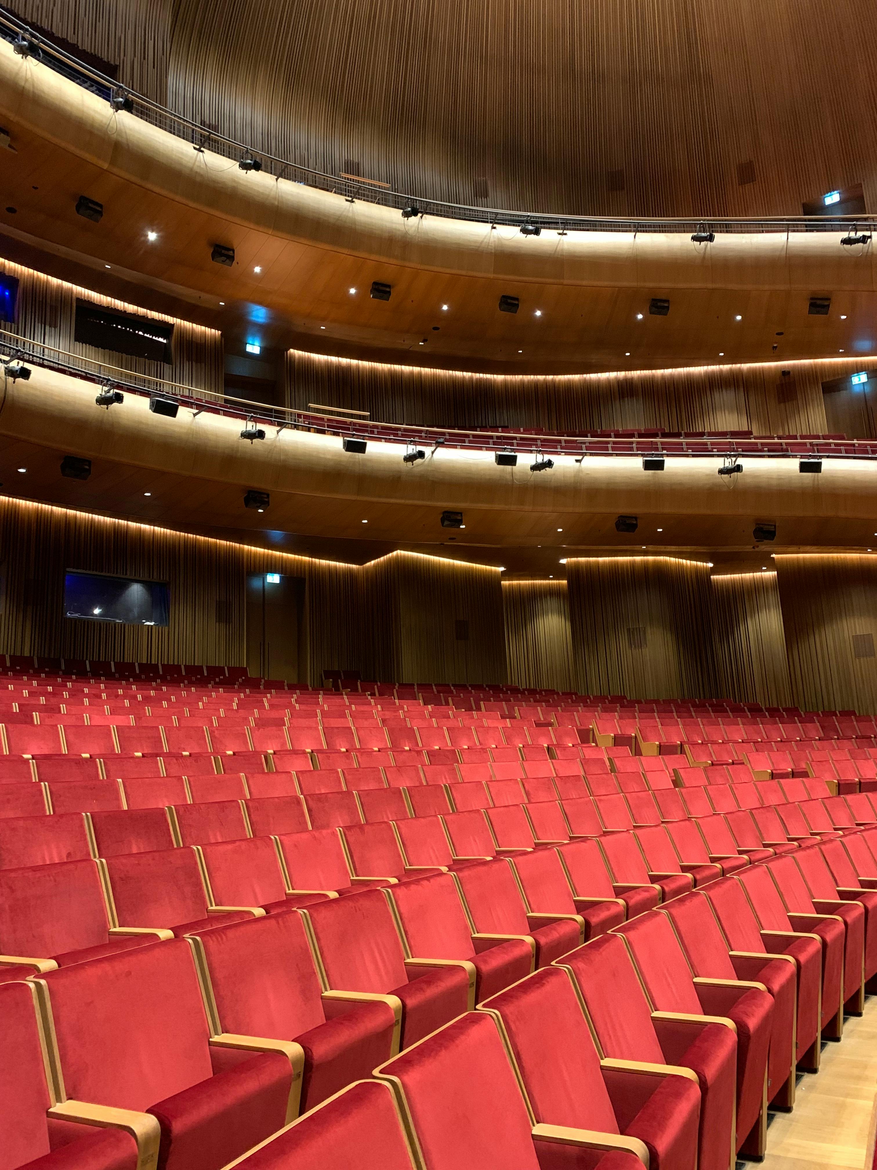 Gratis stockfoto met #binnen, akoestiek, architectuur Stockfoto