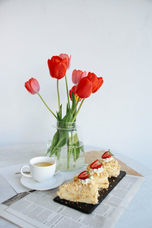 Tulips, Cakes and Cup