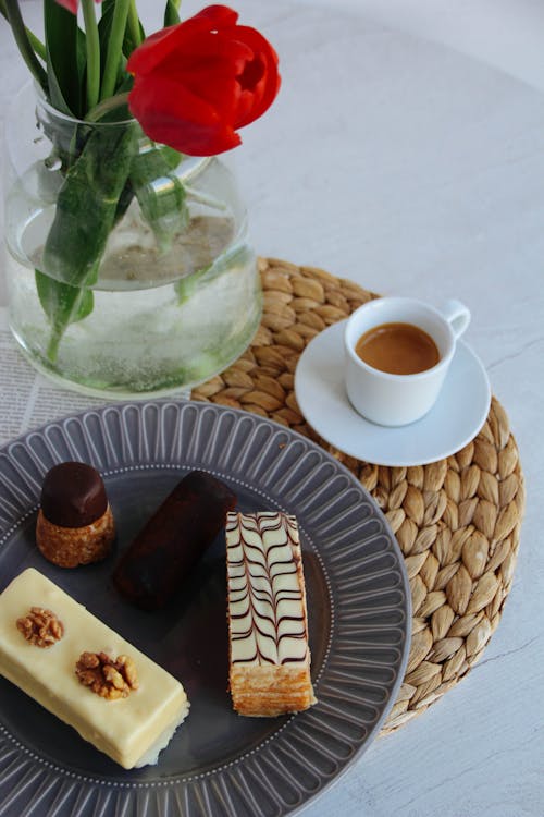 Foto d'estoc gratuïta de copa, flor, fotografia d'aliments