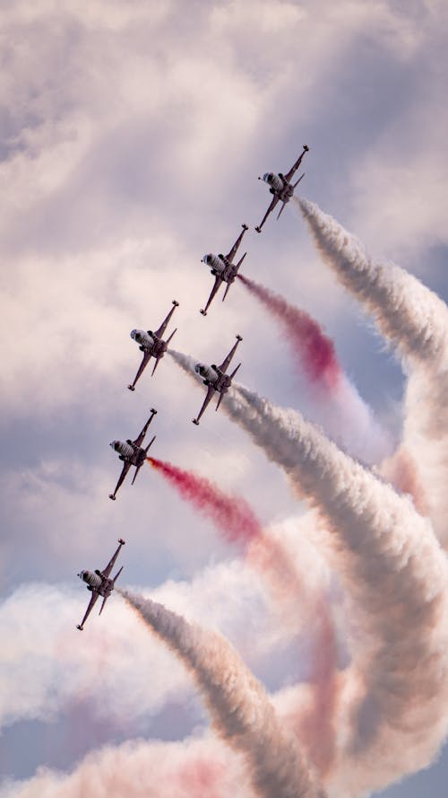  Airplanes Performing an Air Show 