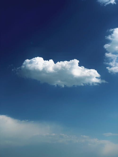 Základová fotografie zdarma na téma bílé mraky, éterický, modrá obloha
