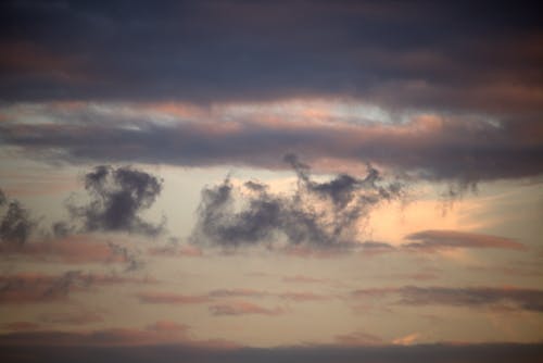 Kostenloses Stock Foto zu abend, bewölkt, dramatischer himmel