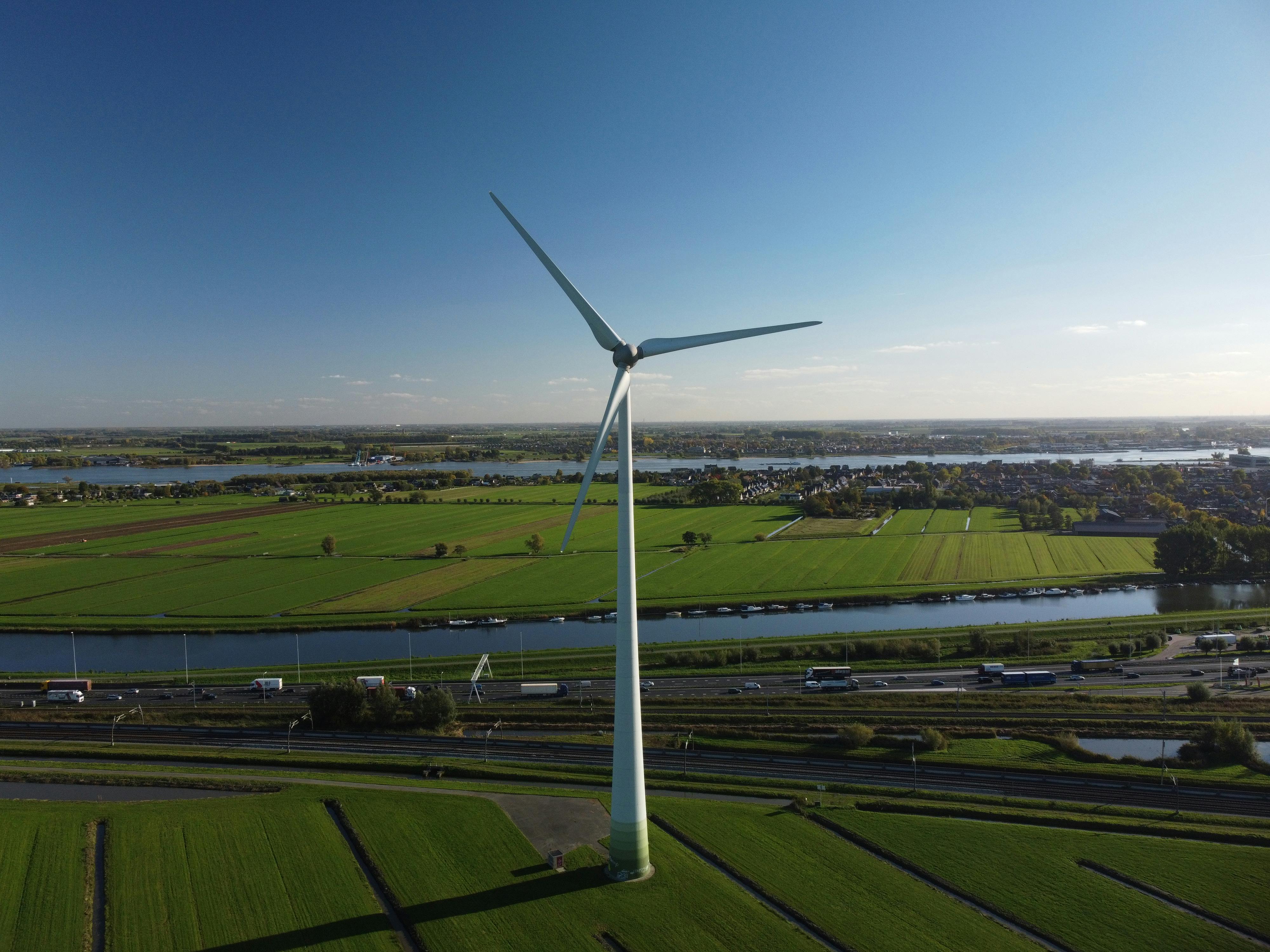 Sustainability of green hydrogen technologies depends on energy mix and supply chain — Photo by Stan Versluis on Pexels