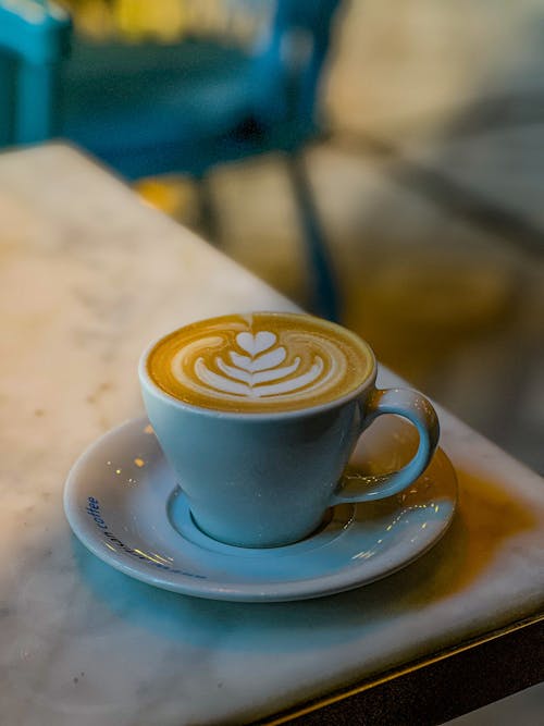 Ilmainen kuvapankkikuva tunnisteilla cappuccino, kahvi, kukikas
