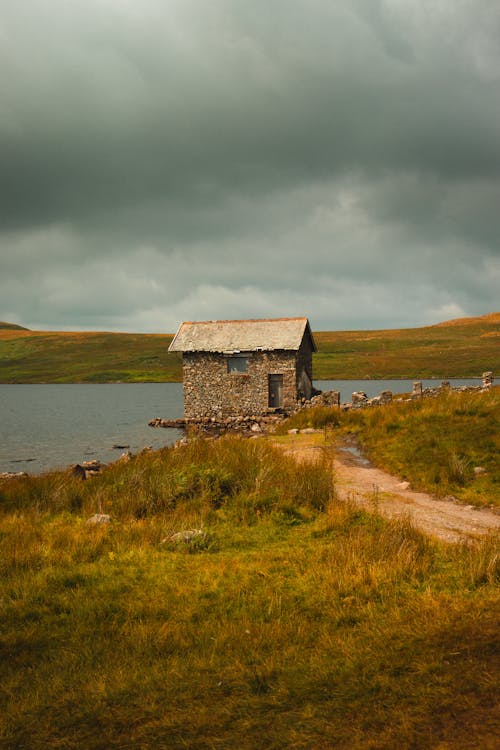 Stony Cottage by the Lake