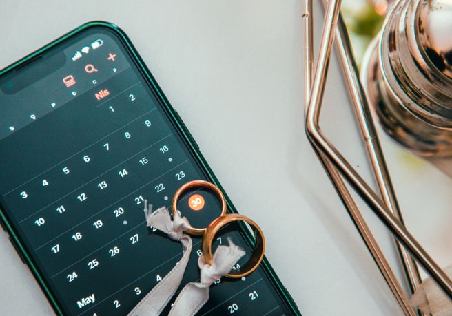 Online dating: starting a conversation on a niche platform