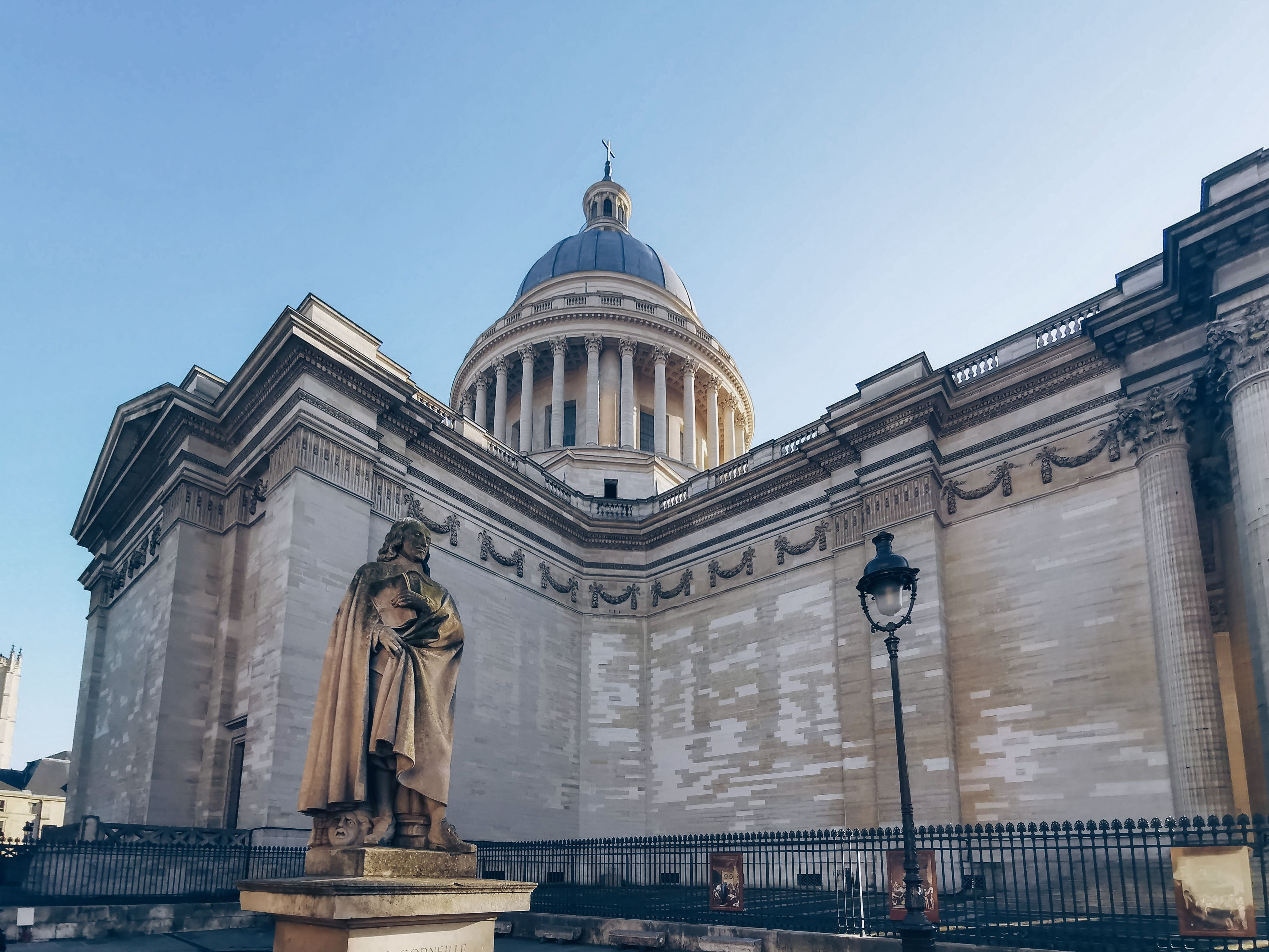 Amadeus movie review &amp; film summary — Photo by Mehmet Turgut  Kirkgoz on Pexels