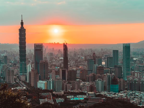 Return flights to Taipei from Brussels starting from €356