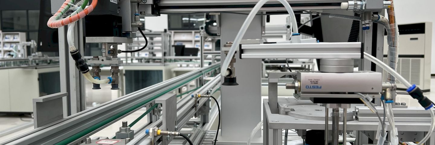 産業用オートメーション設備のイメージ写真