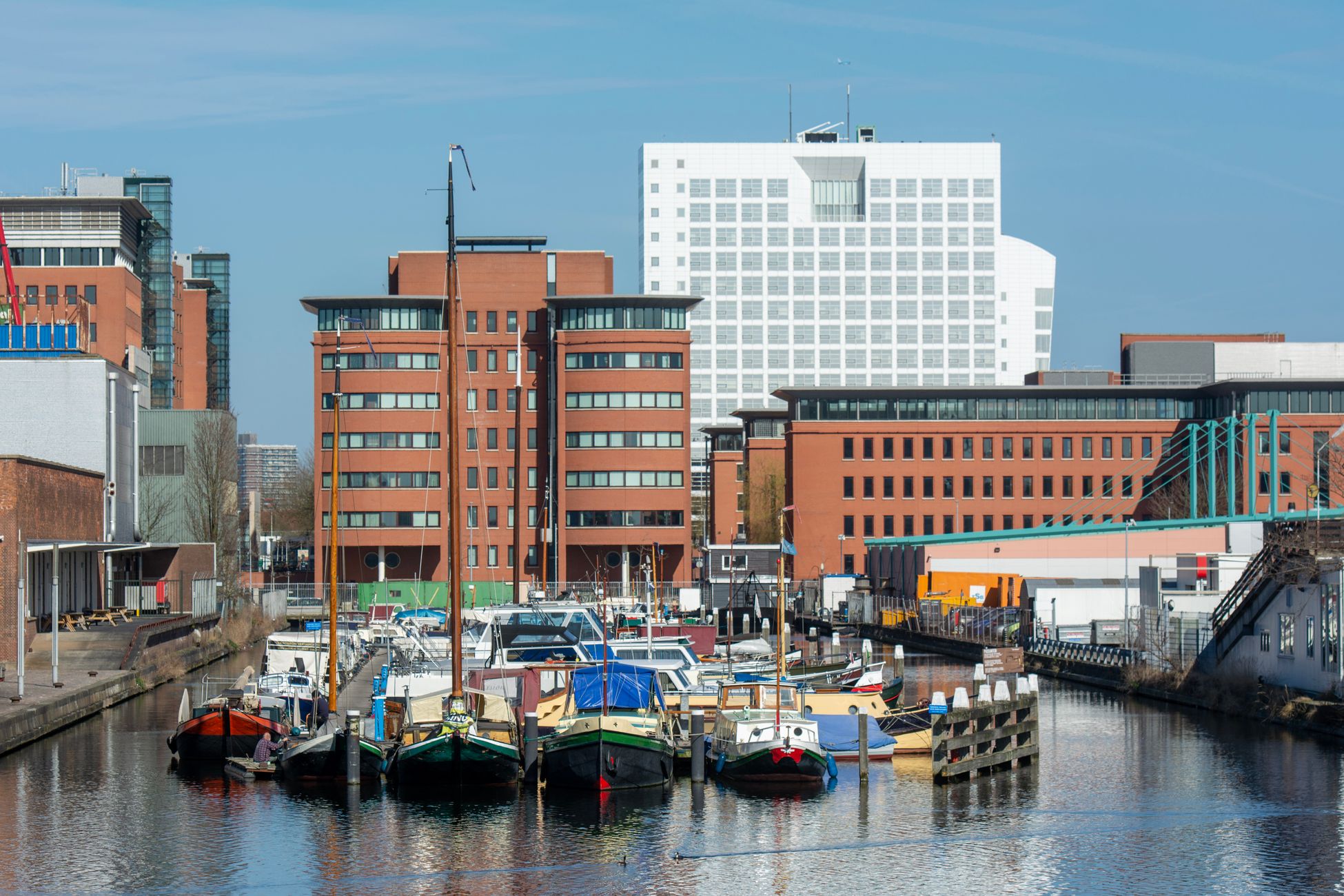 Adriano Huis gered door overname, naam verandert