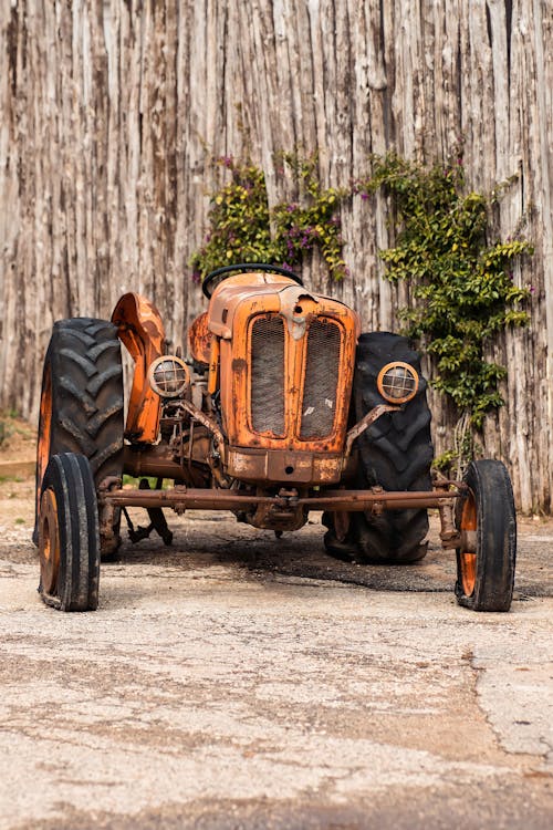 Free Neglected Rusty Tractor Stock Photo