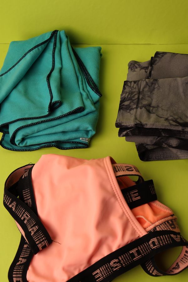 Fresh smelling antibacterial activewear