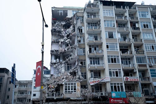 Foto stok gratis bencana alam, blok flat, gempa bumi