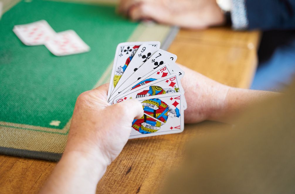 Online Casino: Spielautomaten und Live-Spiele im Überblick