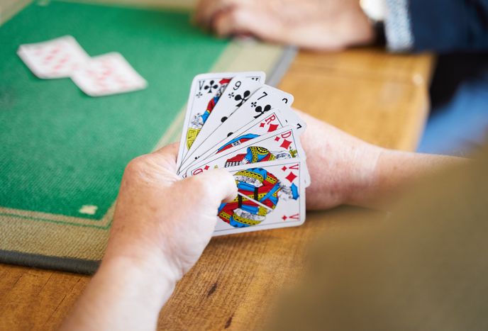 Online Casino: Spielautomaten und Live-Spiele im Überblick