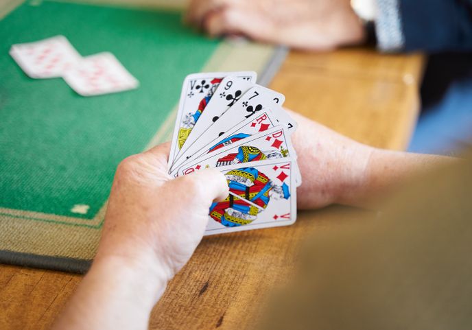 Online Casino: Spielautomaten und Live-Spiele im Überblick