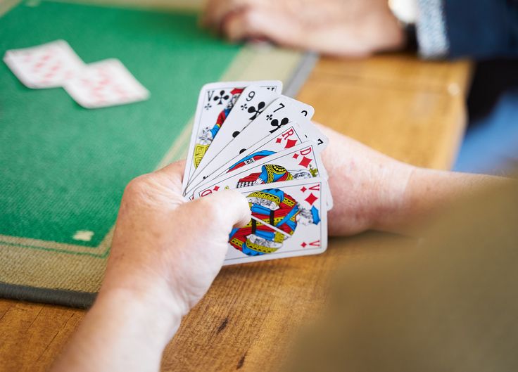 Online Casino: Spielautomaten und Live-Spiele im Überblick