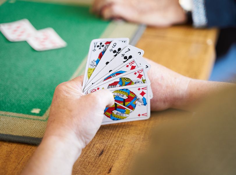 Online Casino: Spielautomaten und Live-Spiele im Überblick