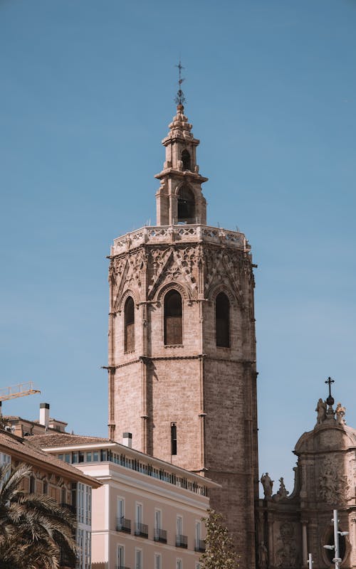 Immagine gratuita di architettura gotica, campanile, cattedrale