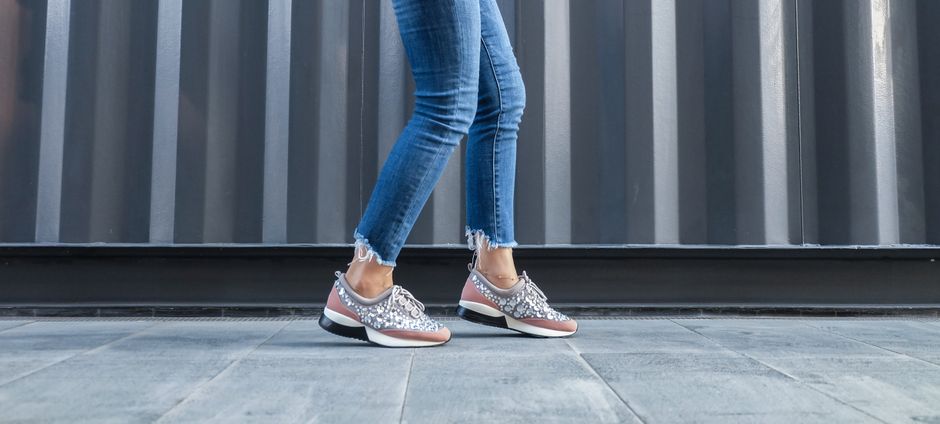 supportive stylish walking sneakers tested on European streets supportive stylish walking sneakers tested on European streets