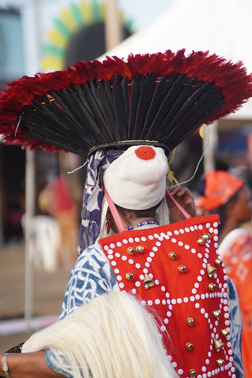 Foto profissional grátis de chapéu, cultura, de pé